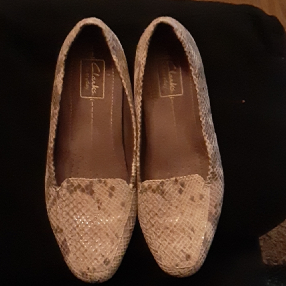 Clark's everyday preowned shoes